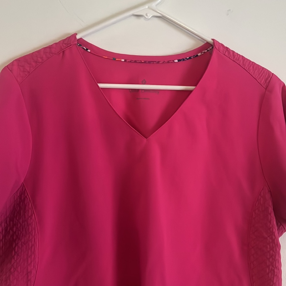 Bundle of 2 scrub tops and 1 scrub pants - Picture 8 of 16